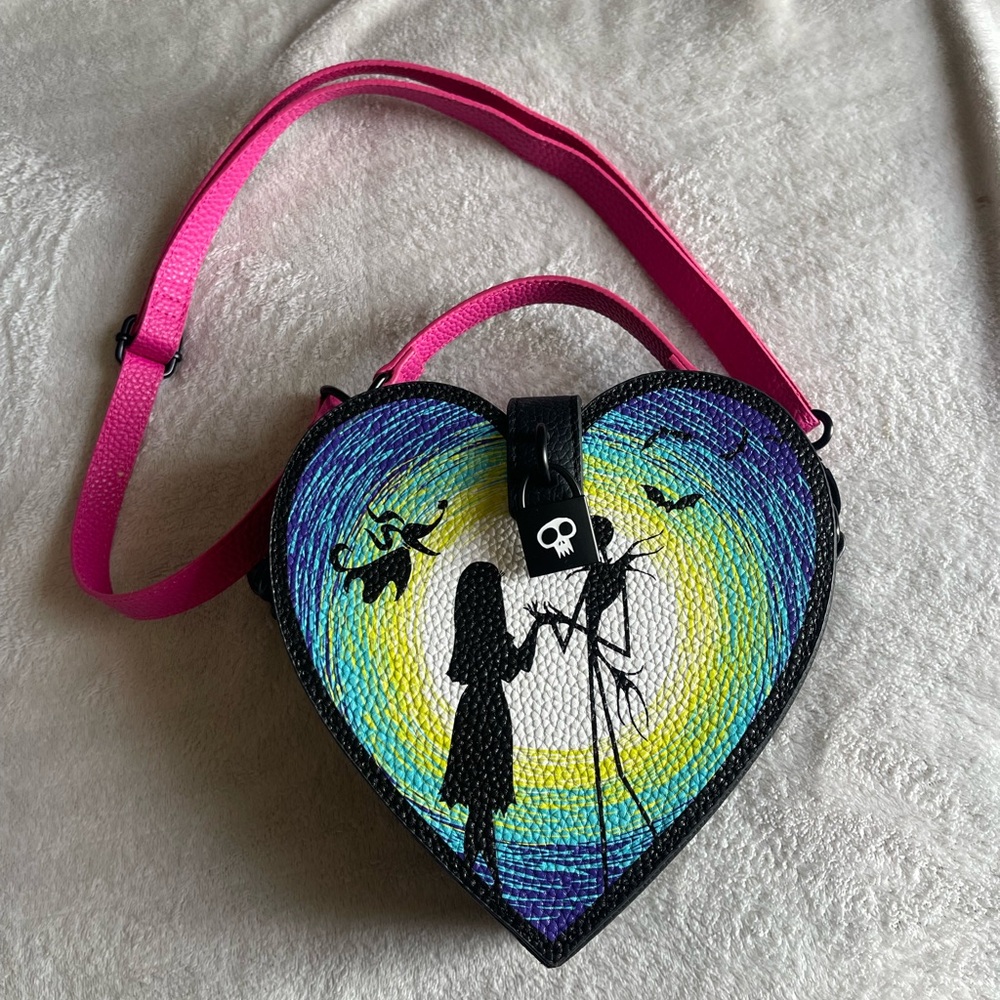 Disney store The nightmare before christmas heart crossbody bag NWOT